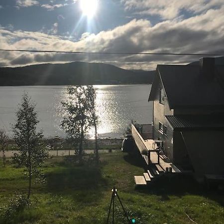 Trivelig Fritidshus Pa Arnes, Senja Straumstad المظهر الخارجي الصورة