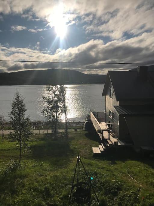 Trivelig Fritidshus Pa Arnes, Senja Straumstad المظهر الخارجي الصورة