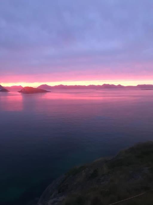 Trivelig Fritidshus Pa Arnes, Senja Straumstad المظهر الخارجي الصورة